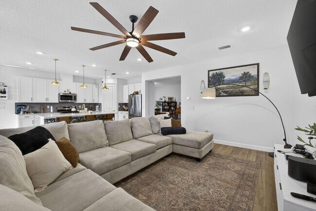 Building Photo - 1543 Stockbridge St