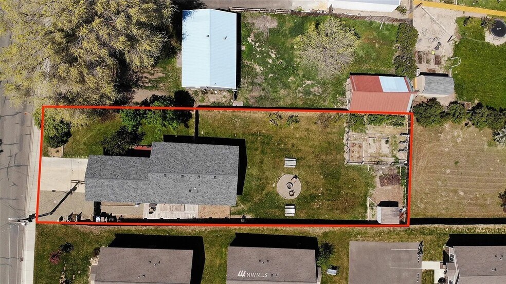 Building Photo - 1304 N Cora St