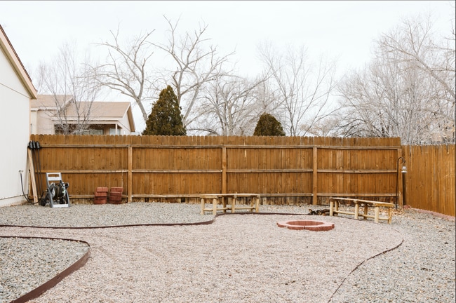 Building Photo - 964 Charles Dr NE