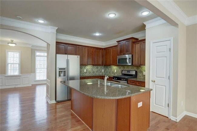 Building Photo - 11030 Brunson Dr