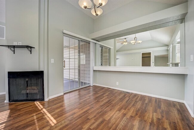 Building Photo - Crosspointe (1458)