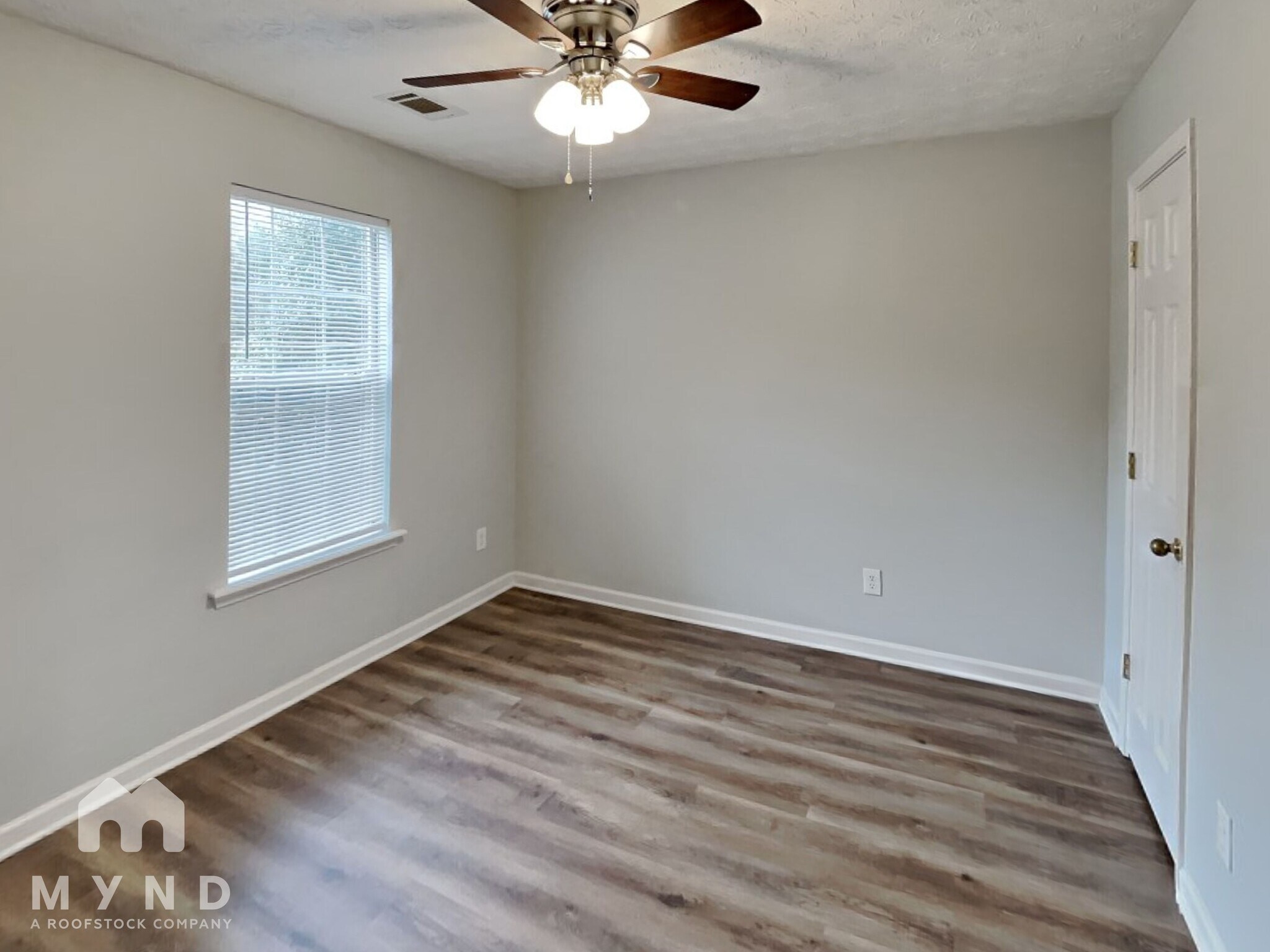 Building Photo - 135 Windward Dr