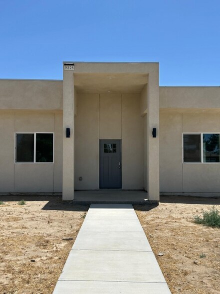 Building Photo - 9228 E Ave T 6