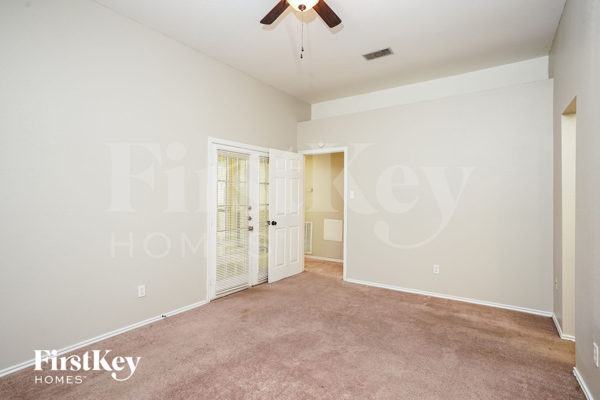 Building Photo - 2338 Loyanne Dr