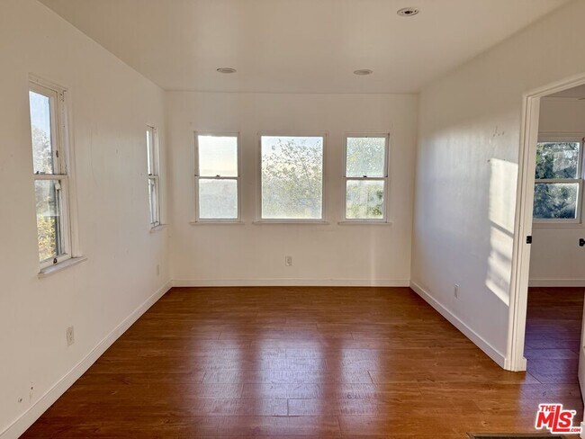 Building Photo - 1345 Quintero St