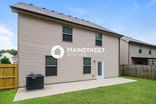 Building Photo - 4 Bedroom Pet-Friendly Home in JONESBORO, GA with Main Street Renewal