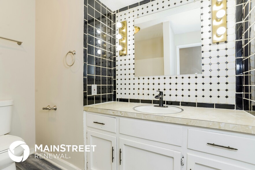 Building Photo - 1914 Willow St