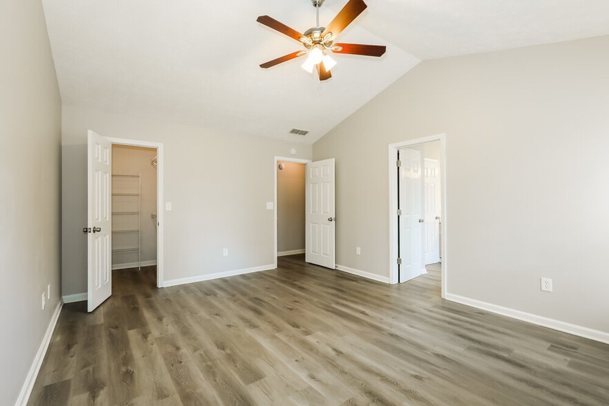 Building Photo - 11752 Spring Lake Way