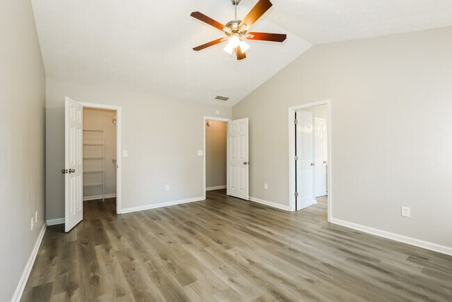 Building Photo - 11752 Spring Lake Way