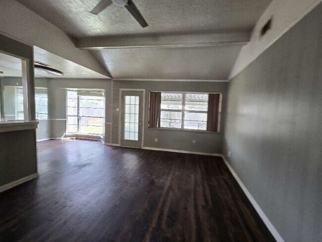 Building Photo - 1307 Cactus St