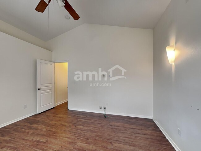 Building Photo - 1754 W Oakley Way