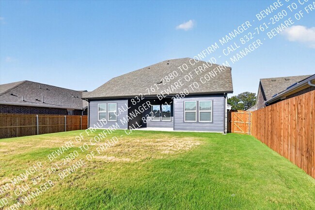 Building Photo - 2405 Nicole Dr