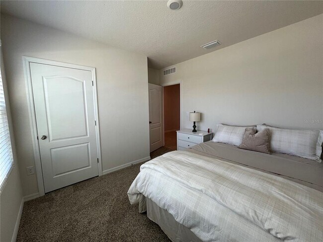 Building Photo - 2219 Lake Preserve Cir