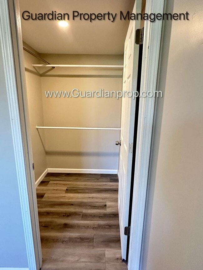 Building Photo - Champlin Single Family Home, Large Fenced Yard, Deck, 2 Car Garage,  Video Tour