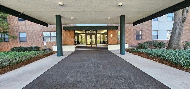Building Photo - 2965 Pharr Ct S Northwest