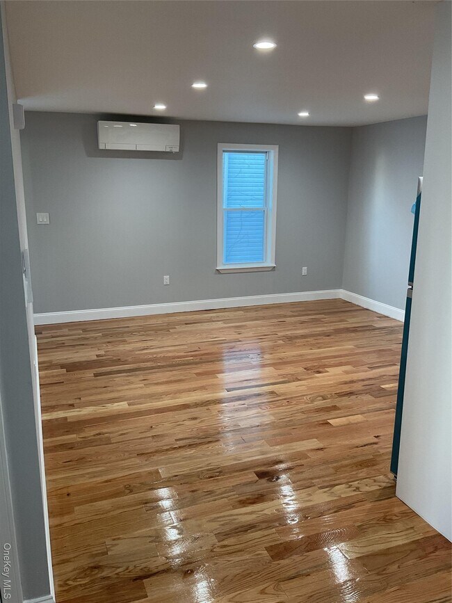 Building Photo - 46 S 12th Ave