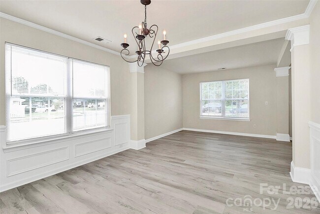 Building Photo - 10741 Mountain Springs Dr