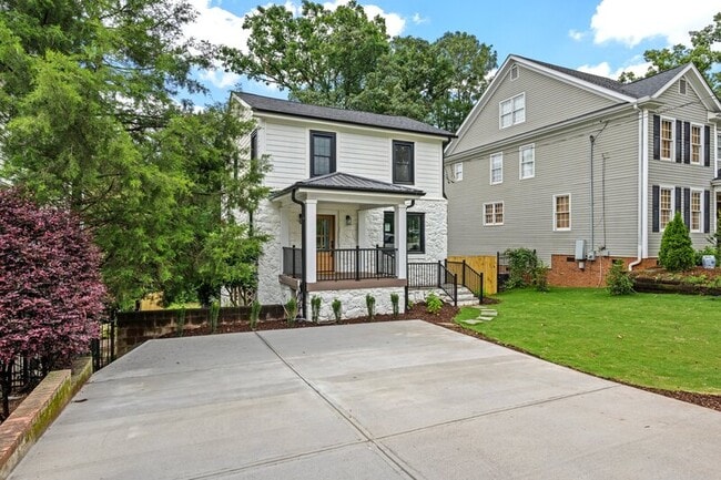 Building Photo - 28 Douglas Dr