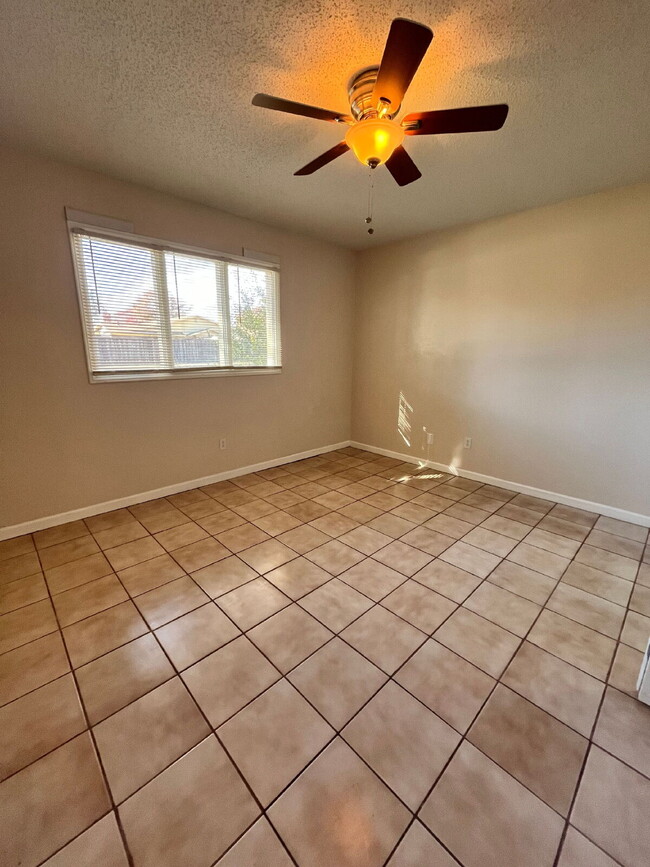 Building Photo - 6305 Raleigh Ave