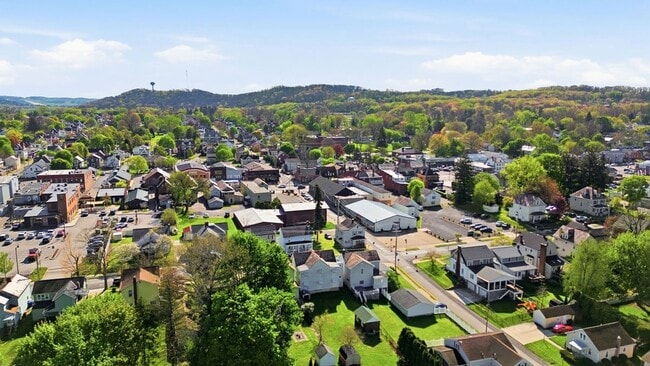 Building Photo - 125 S Clay St