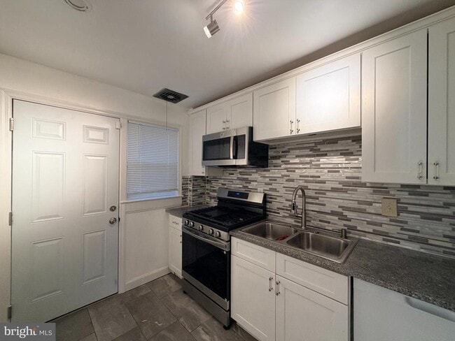 Building Photo - 1262 Halstead Rd