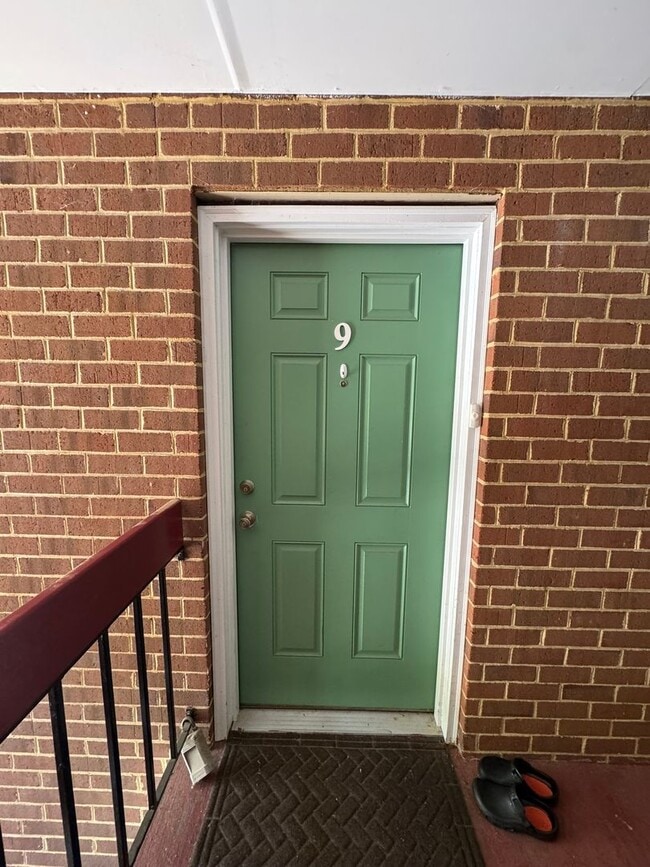 Building Photo - Two Bedroom Two Bath Condo Close To Newtown