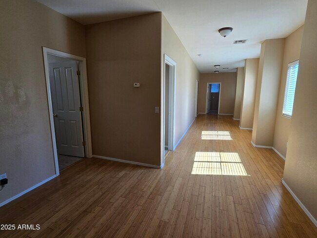 Building Photo - 16036 W Custer Ln