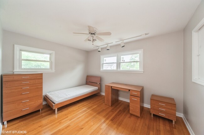 Building Photo - 565 Ridge Rd