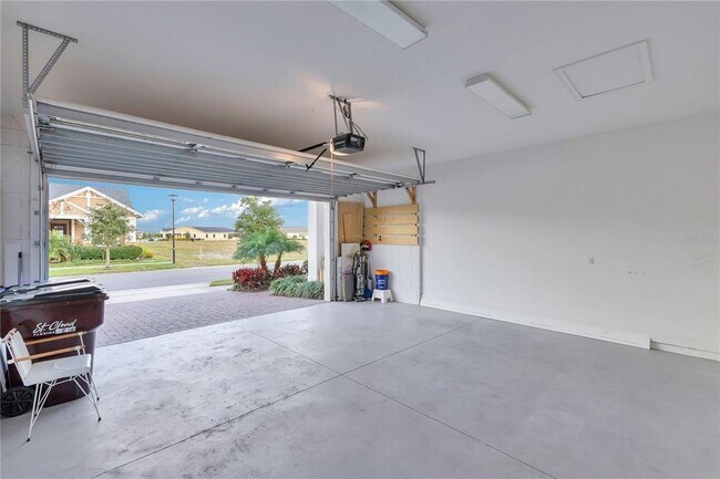Building Photo - 5092 Twin Lakes Blvd