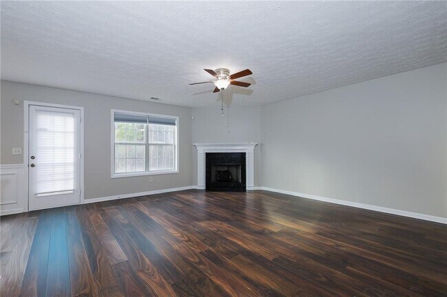 Building Photo - 632 Shadow Lake Dr