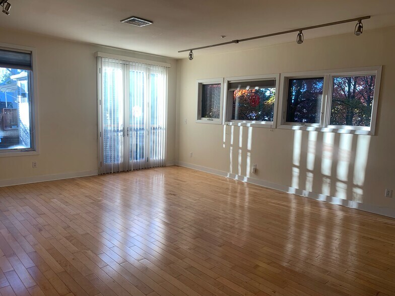 Building Photo - 24 Bay State Rd