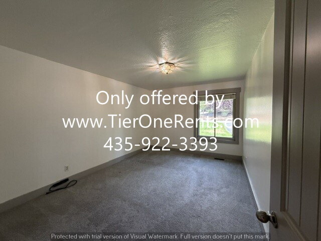 Building Photo - NO DEPOSIT option for qualified renters