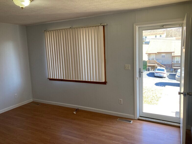 Building Photo - 119 Betterley Pl