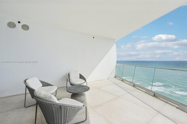 Building Photo - 16901 Collins Ave