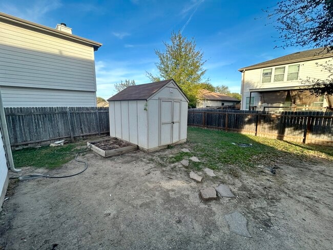 Building Photo - 1305 Sunflower Ln