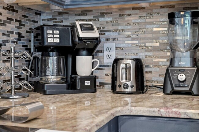 Building Photo - 4465 Clipper Cove