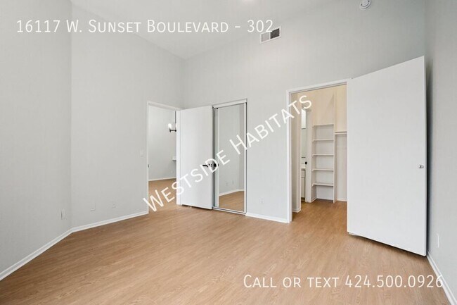 Building Photo - 16117 W Sunset Blvd