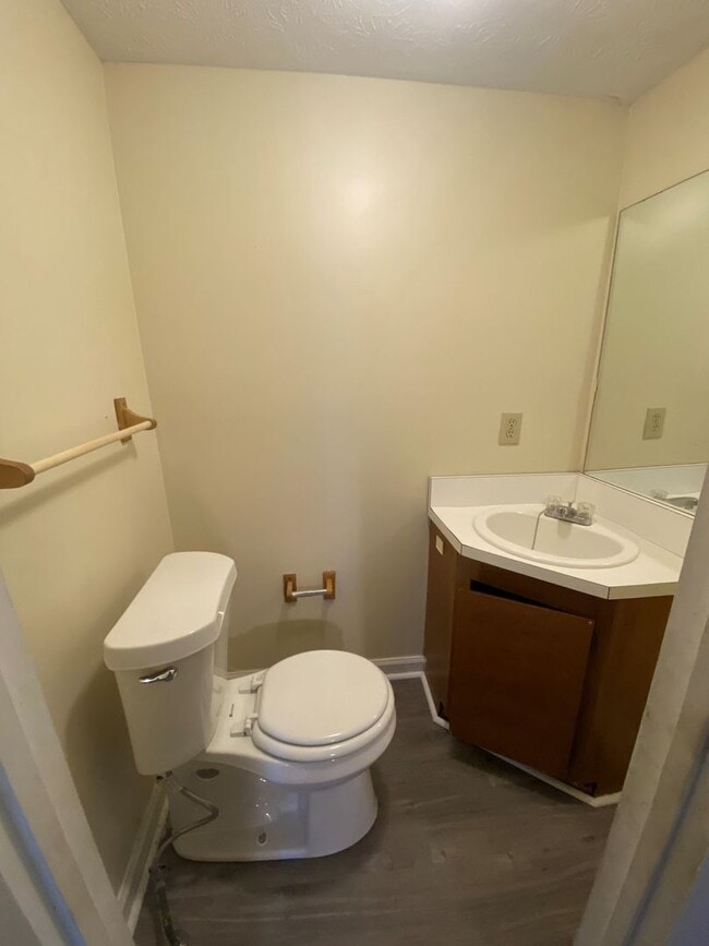 Building Photo - 2 Bedroom 2.5 Bath Townhome in Austell