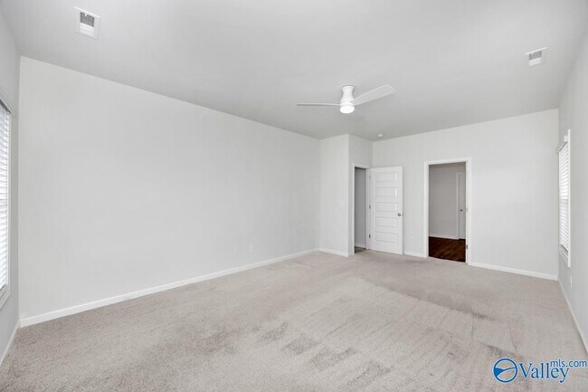 Building Photo - 171 Kingswood Dr