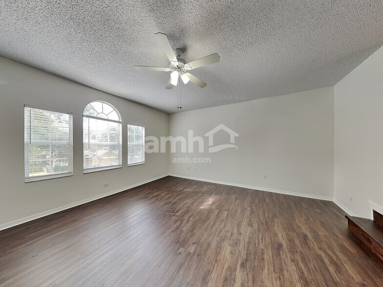 Building Photo - 716 Grand Canyon Dr