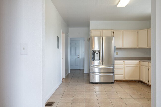 Building Photo - 2683 Grande Vista Ave