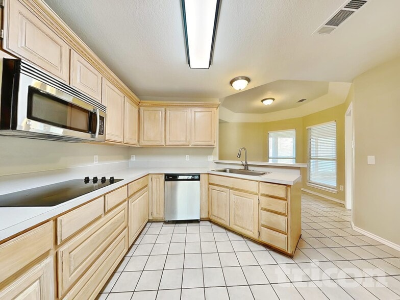 Building Photo - 2601 Trail Tree Ct