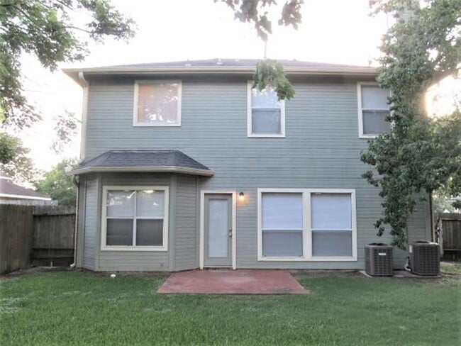 Building Photo - 18106 Eganville Cir