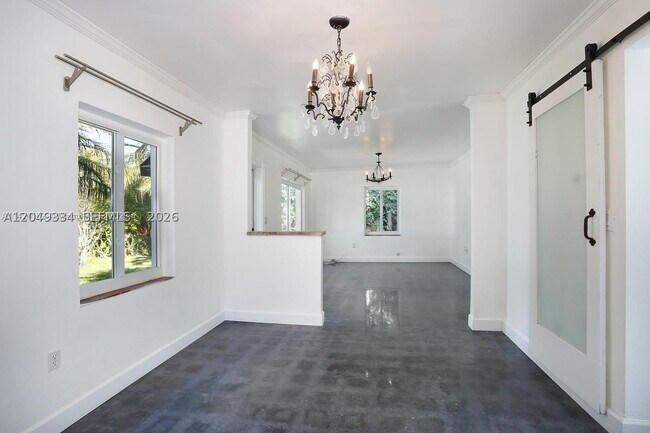 Building Photo - 6116 SW 46th St