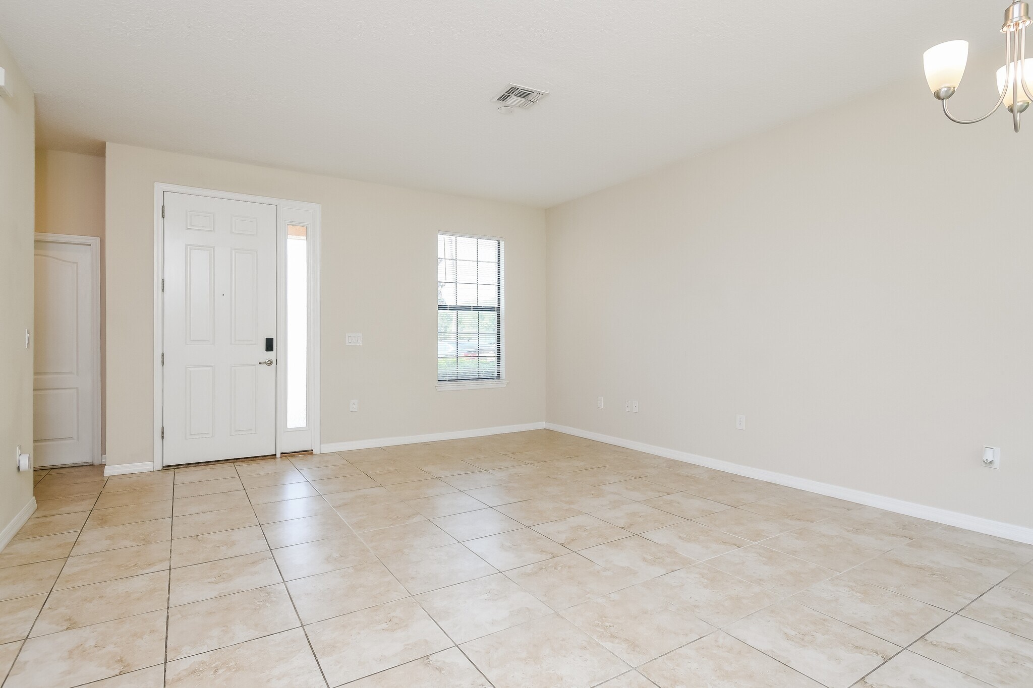 Building Photo - 1462 Pacific Rd