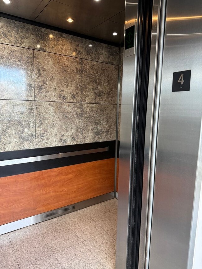 Building Photo - Luna-Liho Towers - Fully renovated, washer/dryer in the unit, AC