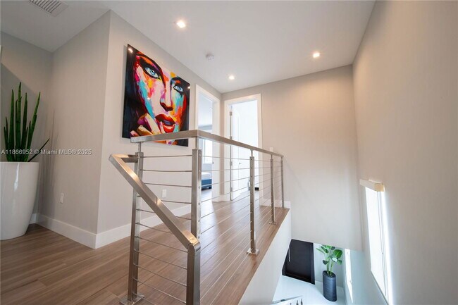 Building Photo - 3653 SW 26th St