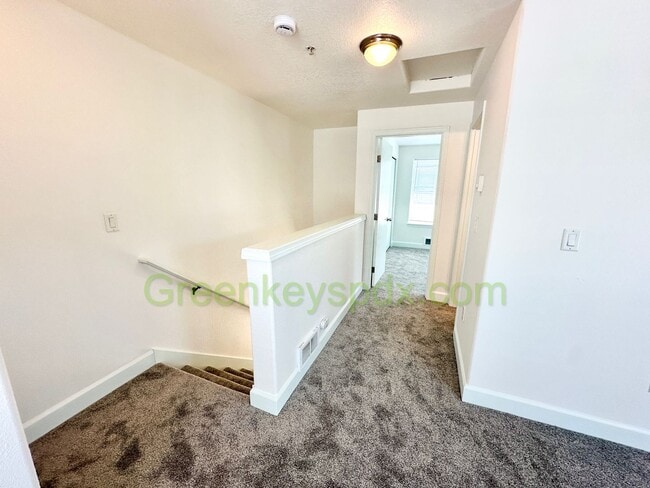 Building Photo - 1-Bedroom Townhouse in St. John's with Bon...
