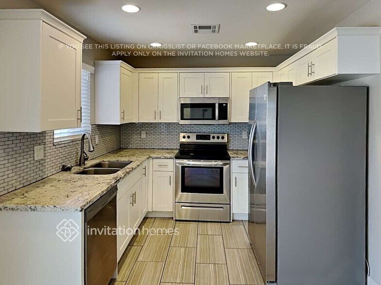 Building Photo - 1222 W Hermosa Dr