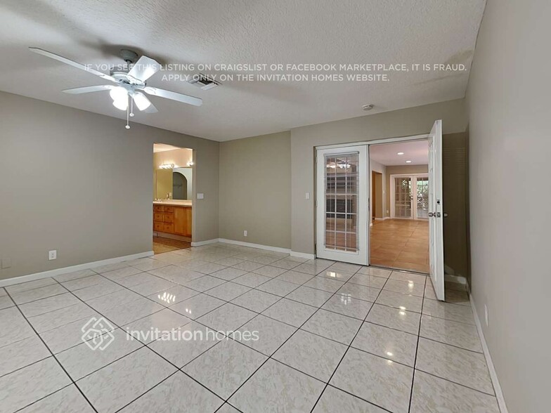 Building Photo - 7460 E Plumosa Ln